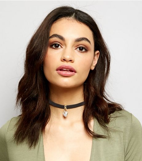 Black Crystal Heart Choker | New Look
