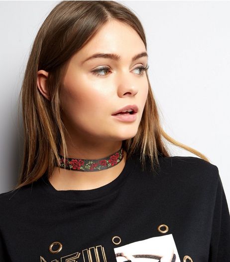 Black Rose Embroidered Choker | New Look