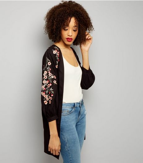 Tall Black Floral Embroidered Kimono | New Look