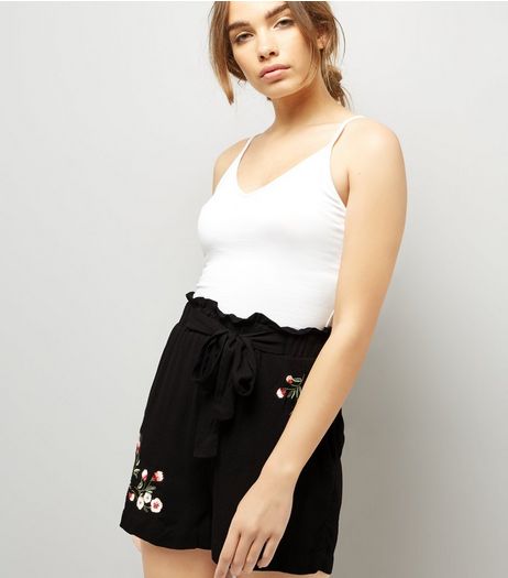 Tall Black Floral Embroidered Shorts | New Look