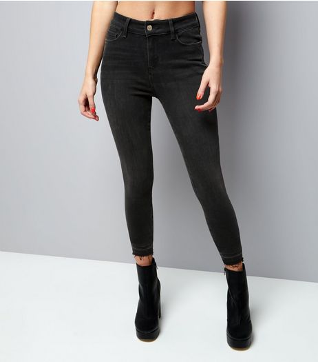 Petite Black Raw Hem Skinny Shaper Jeans | New Look