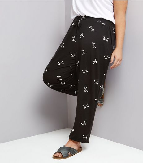 Curves Black Bow Print Jersey Joggers | New Look