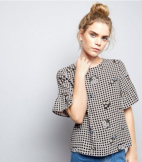 Black Floral Print Gingham Bell Sleeve Top | New Look