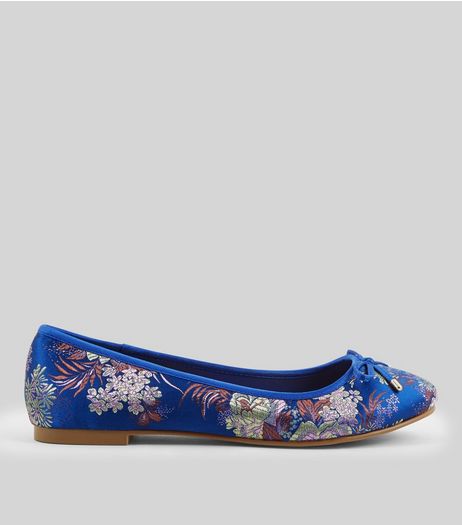 Wide Fit Blue Floral Brocade Pumps | New Look