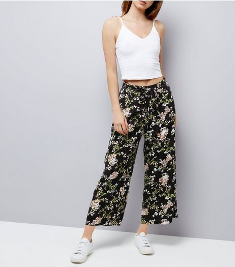 Black Floral Print Textured Jacquard Cropped Trousers | New Look