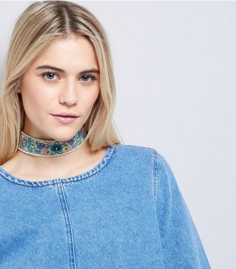 Pink Floral Embroidered Choker | New Look
