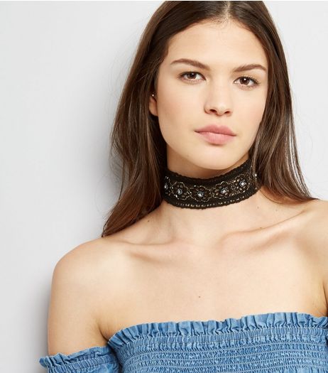 Black Crochet Embellished Flower Choker | New Look