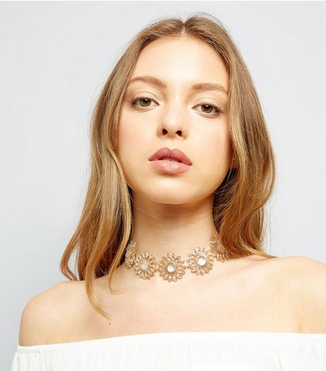 Gold Glitter Flower Choker | New Look