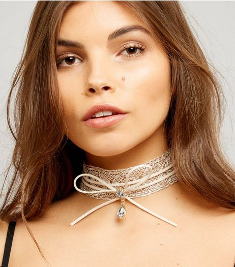 Gold Lace Bow Crystal Choker | New Look