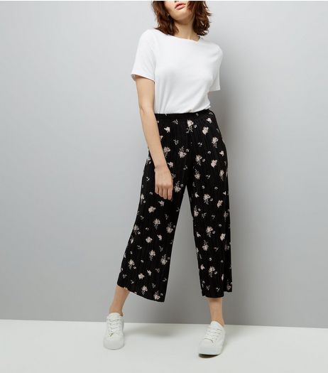 Black Floral Print Pleated Culottes | New Look