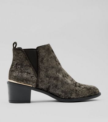 chelsea boots with gold trim