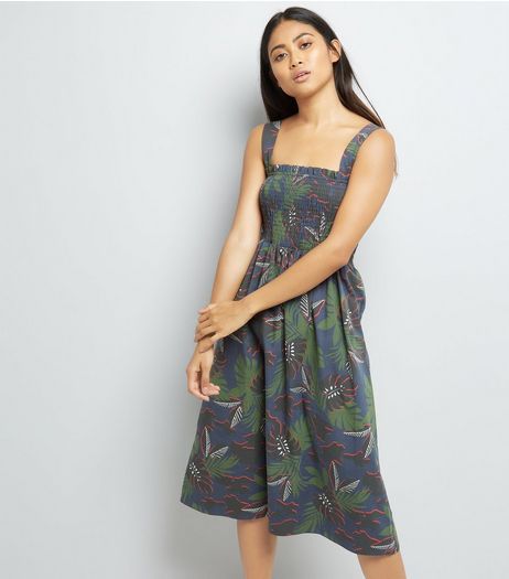 Petite Green Tropical Print Shirred Midi Dress | New Look