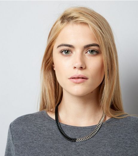 Black and Silver Matte Pleat Chain Necklace | New Look