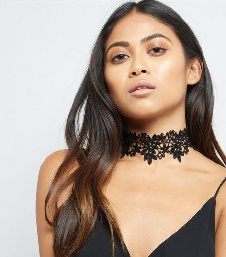 Black Foliage and Floral Lace Choker | New Look