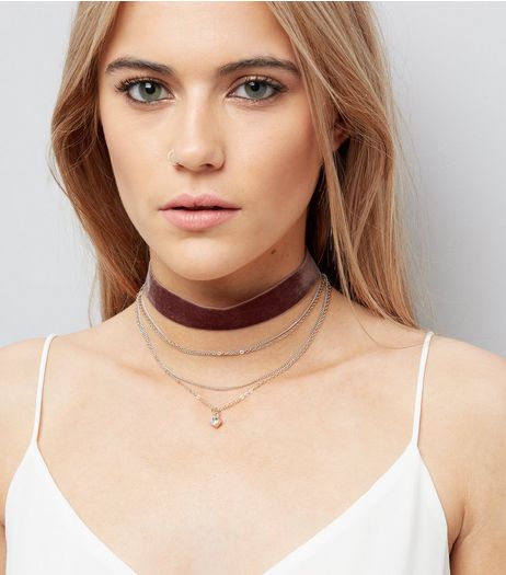 2 Pack Mink Velvet And Layered Metallic Chain Chokers | New Look