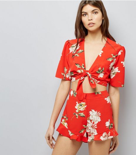 Cameo Rose Red Floral Print Shorts | New Look