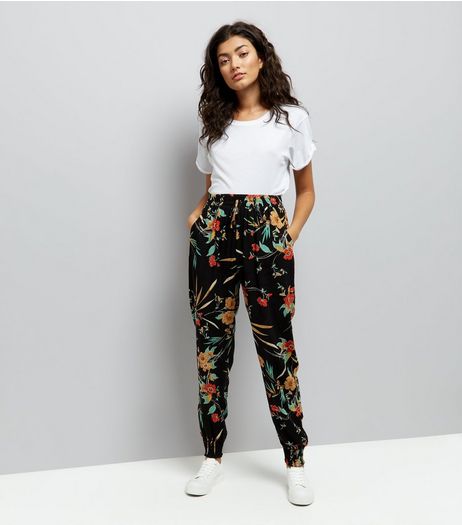 Cameo Rose Black Floral Print Trousers | New Look
