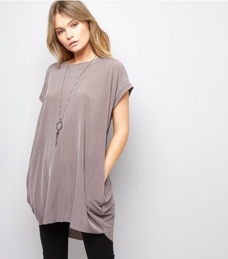 Blue Vanilla Mink Dip Hem Necklace Top | New Look